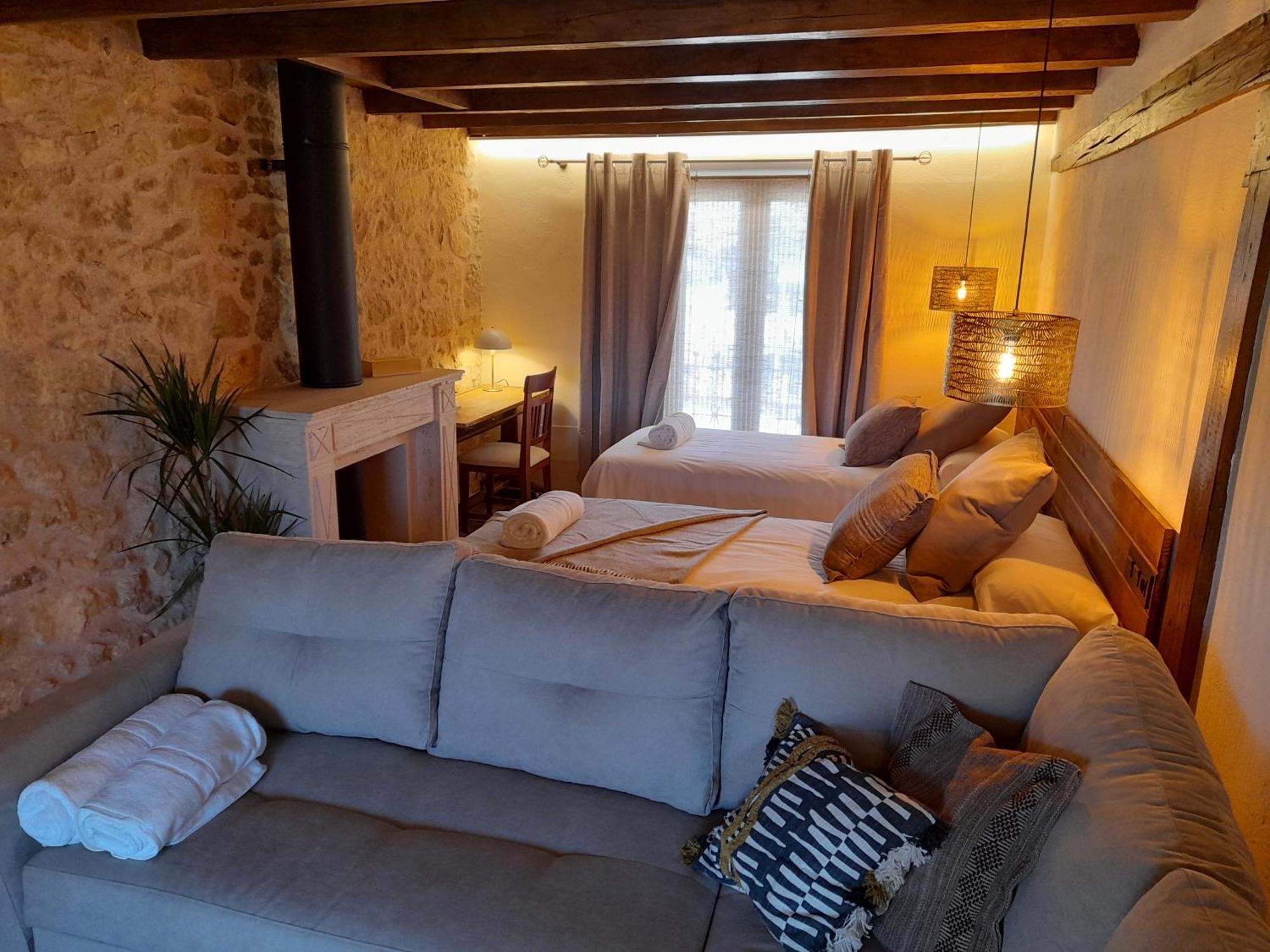 La Casa Del Cantero Pinilla del Valle Eksteriør billede