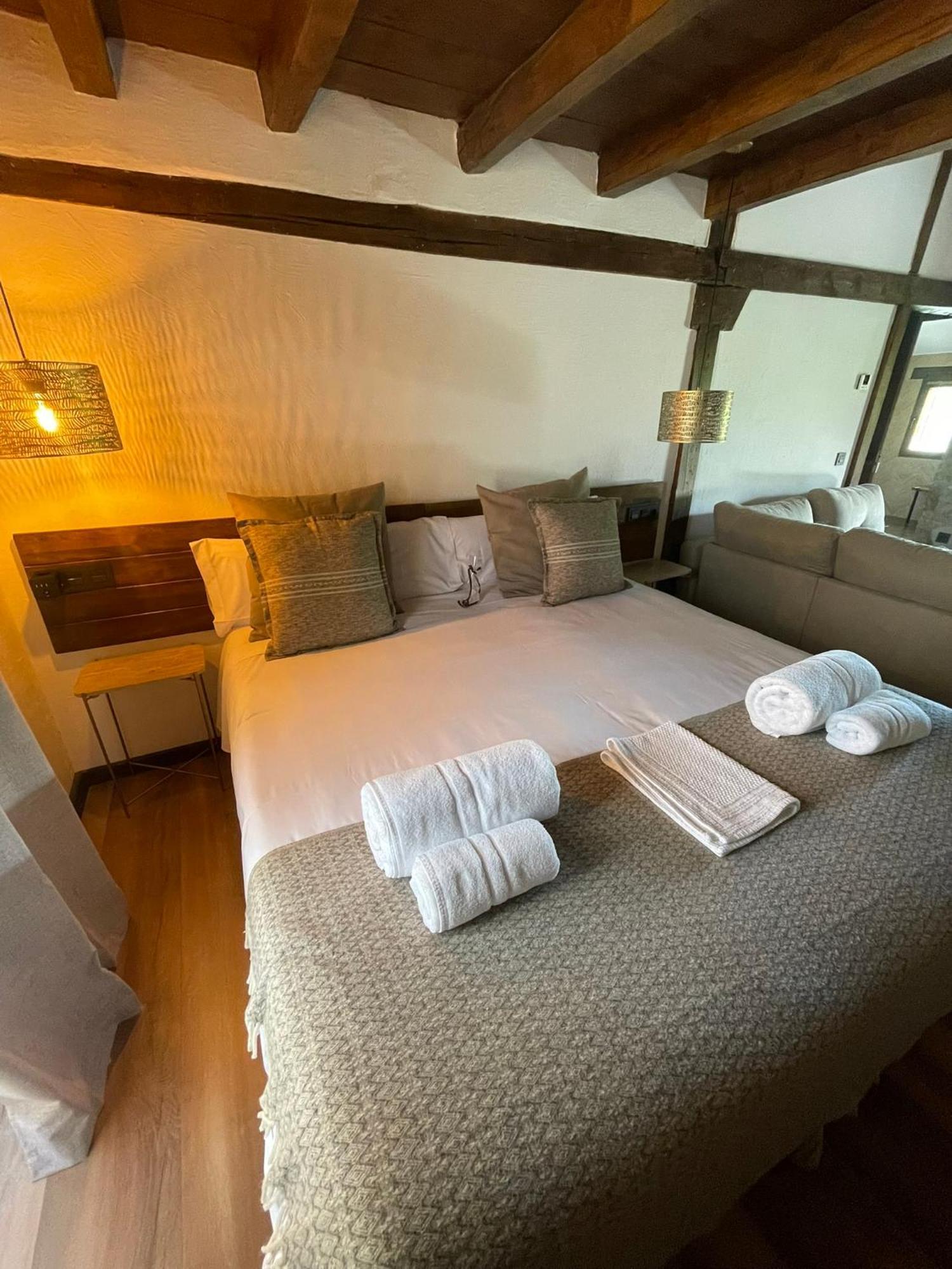 La Casa Del Cantero Pinilla del Valle Eksteriør billede