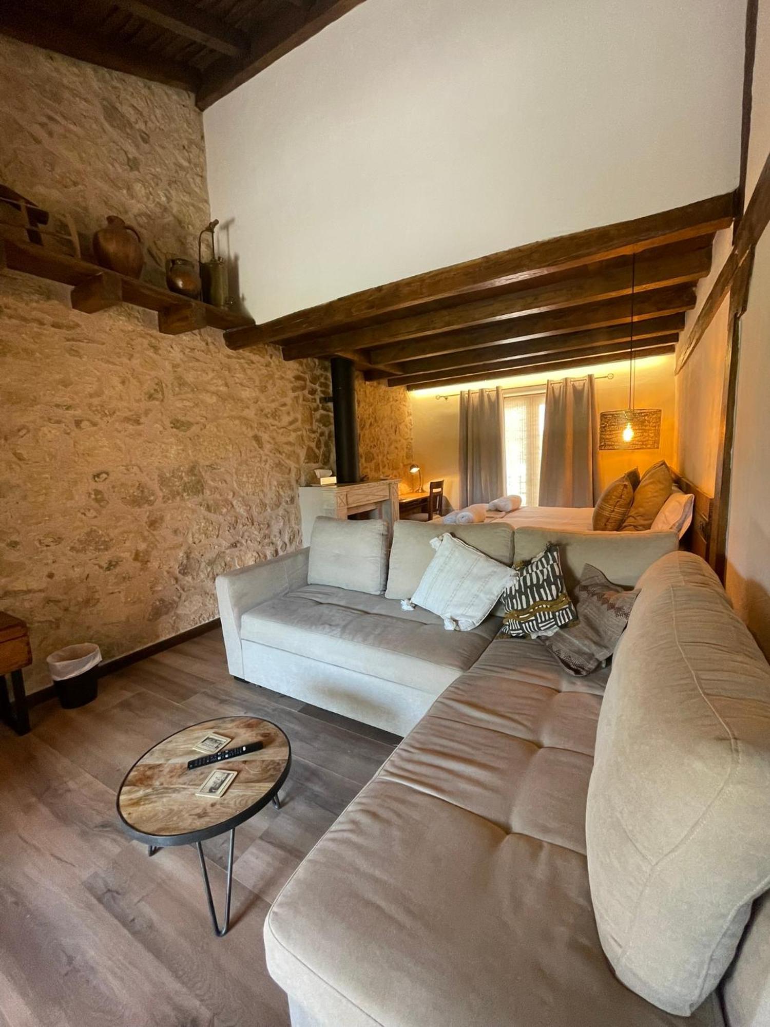 La Casa Del Cantero Pinilla del Valle Eksteriør billede
